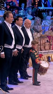 ❤️🎼❤️6-year-old Mik performing Little Drummer Boy with André Rieu ◀️📺▶️ Full Version: 🦋 https://durl.ca/yXSnS #GanJingWorld 🎄 Imagine a 6-year-old Mik, eyes wide with wonder, standing before the grand orchestra led by the legendary André Rieu. 🎶 🥁 The soft beat of the drums begins—slow and steady— as Mik’s tiny hands tap with surprising precision. 🌟 The music swells, and suddenly, the Christmas classic "Little Drummer Boy" fills the air. 🤔 But wait... will Mik’s performance capture the h