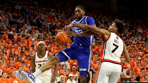 Kentucky basketball bench struggles, Auburn snags victory in final seconds