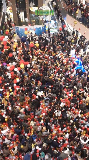Fortress Square Mall on Instagram: "A magical New Year Night at Fortress Square Mall 🎉🎈 Welcoming the new year with an unforgettable balloon shower! #NewYearNight #BalloonShower #FortressSquareMall #NewYearCelebration #FestiveVibes #WelcomeNewYear"