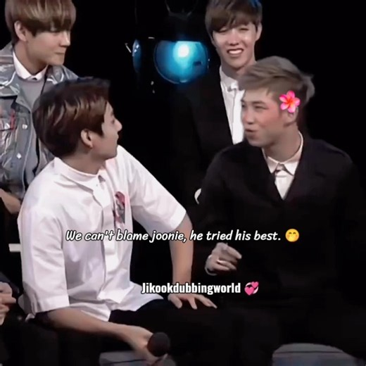 Jungkookie..? 👉🏻👈🏻😏 #jikook #kookmin #minkook #jikooklovers #jimin #jungkook #pjm #jm #jjk #jk #bts