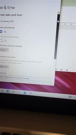 The clock on the laptop is not updating. The clock on the laptop is not correct. #laptop