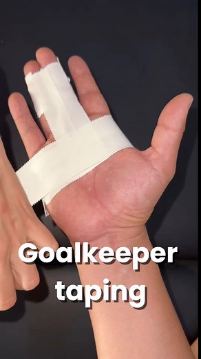 173K views · 622 reactions | Functional taping helps stabilize the finger joints, preventing them from bending excessively during ball impact. This reduces the risk of sprains, hyperextensions, and pain, without limiting mobility or affecting grip inside the gloves.A simple and effective way to protect the hands and prevent injuries in every match. #taping #goalkeeper #soccer #fblifestyle | Kinetape Academy | Facebook