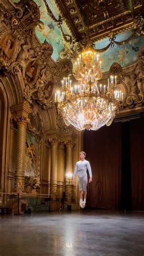 Reece Clarke on Instagram: "Dancing in the most beautiful studio in the world 🎭 @balletoperadeparis"