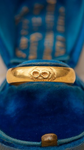 74K views · 15K reactions | This gold ring from 1706 is a striking...