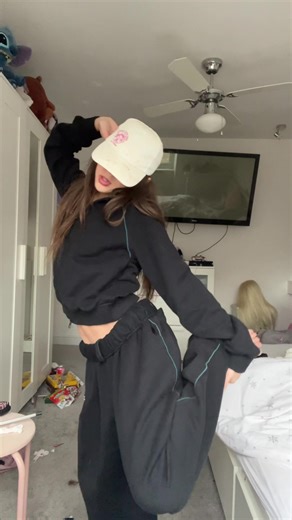 Love this dance #flexible #dance #trend #hat #fyp