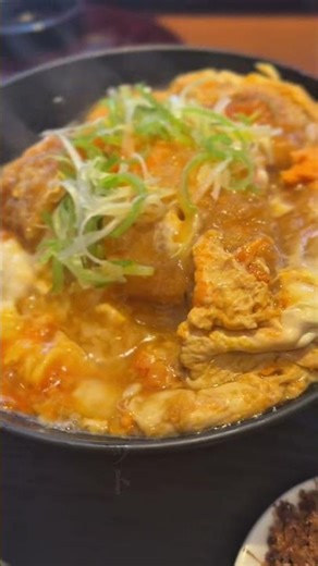 【出汁香るとろとろたまごのロースカツ丼セット】 情熱うどん荒木伝次郎 奈良県橿原市 #情熱うどん #奈良グルメ #foodie