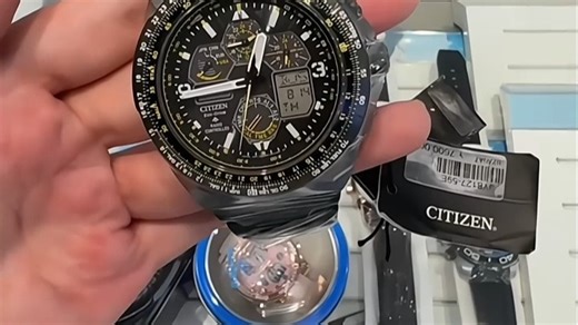 西铁城PROMASTER系列光动能电波自动对时男士手表 万年历设计 精致礼盒包装 节日礼物首选