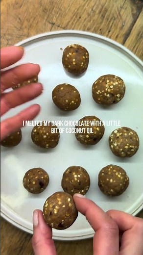 Almond Date Balls 🤌