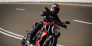 Ducati Diavel V4 Tries to Split Lanes Between Performance and Comfort