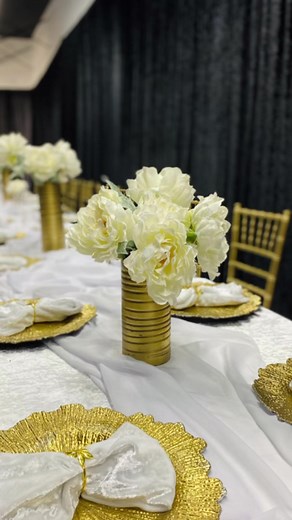 103K views · 668 reactions | Quick white and gold setup. #events #eventdecor #thesweetspace #thesweetspace | The Sweet Space | Facebook