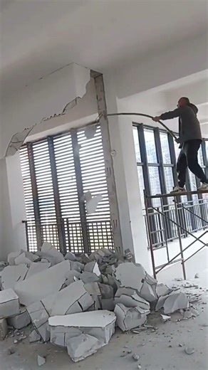 Controlled Demolition: Precision Wall Removal for Modern Interior Renovation