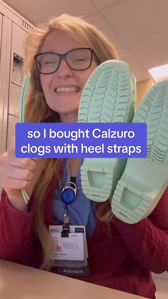 How do you style your clogs? @Jocelyn the Bosselyn #clogs #smallbusiness #fashioninspo #fashionhacks #customized #colorful #calzuro