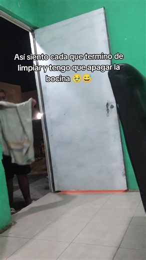 Terminando la limpieza #jenniriveratiktok #mariposadebarrio🦋 #abejareyna🐝👸🏼👑 #chiquisrivera💽🐝👑 #monterrey2012