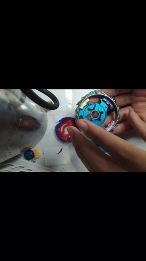 Beyblade Metal Fusion and Beybladenado Comparison