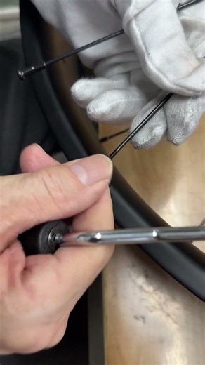 【ファットバイク】ホイールのナットをしっかり締め込む｜組立工程 #985