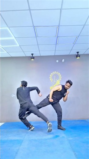The Ultimate Self-Defence Cheat Code 🥋💥 #shorts #selfdefence #martialarts #mma #obliquekick #usa