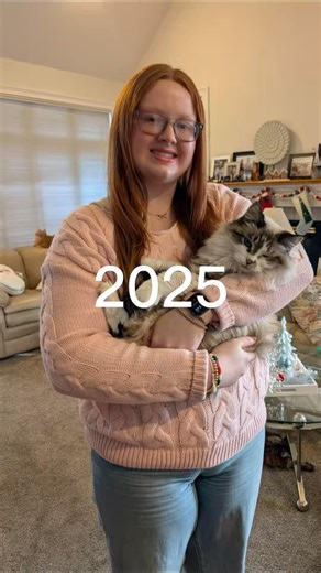 So many amazing things happened this year including hitting 1K!!! So thank you guys!💗#newyear #fy