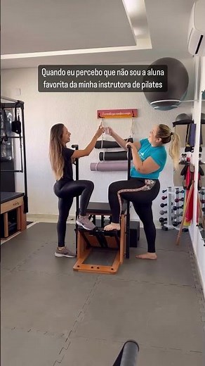 Quando a instrutora de pilates tem outra aluna favorita #shorts •
