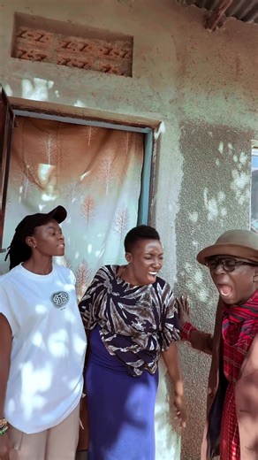 Kaweddemu: Humor and Laughter in Taatakimbowa Comedy