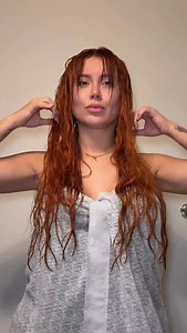 5.7K views · 228 reactions | Mis traumas mis risas 2.0 Velvet touch dryer & flat iron: @conair | Laura León | Facebook