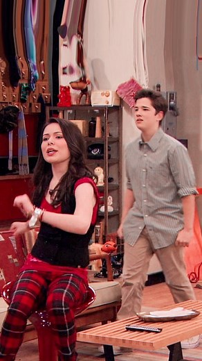 Tuba on Instagram: "iWant My Website Back [ Season: 2 Episode: 15 ] (iCarly Wiki) S02E13 (Paramount Plus) S02E12 (IMDB) • Freddie's signature knocking is cute, and Carly knows it. I love their funny conversations ❤️ • [ #creddie • #icarly • #carlyandfreddie • #carlyfreddie • #mirandacosgrove • #nathankress • #iwantmywebsiteback • #nickelodeon • #paramountplus • #creddieforever • #creddieedit • #creddieendgame ]"