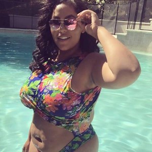 #bts 👓 with this beauty @audreylittie 😘 Swimwear 2018 👙 ☀️ @curvegirl_ ———🏖👒👙👓🍸🏄‍♀️🏊‍♀️🤽‍♀️⛵️——— #swimsuit #plusswimwear #swimwear #swimming #swimsuitsforall #plussizemodel #plussizefashion #plussizeswimwear #plus #curvesfordays #curves #curvymodel #curvygirl #curvywomen #effyourbeautystandards #curvegirl | CurveGirl