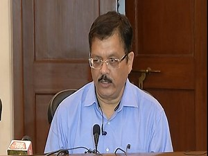 कोरोनाच्या वाढत्या रुग्ण संख्येला आळा घालण्यासाठी नागरिकांनी प्रशासनाला सहकार्य करावे : दीपक म्हैसेकर