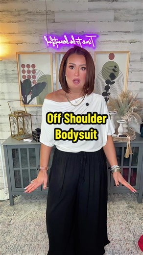 At first glance this off the shoulder bodysuit is really cute, but there’s some things you need to know for sure! #offshoulder #bodysuit #offshouldertop #fashionnova #ttsacl