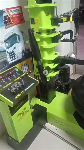 #automotiveequipment #garageequipment #trucktyrechanger #tirechanger #tyrechanger