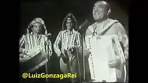 Luiz Gonzaga - Vira e Mexe . . . . . . . . . . . #Luizgonzaga #reidobaião #gonzagão #baião #culturanordestina #MPB #forró #Luizgonzagarei #luizluagonzaga #luizgonzagadonascimento #reidonordeste #maiornordestinodetodosostempos #pernambucanodoseculoxx #luizgonzagasuasanfonaesuasimpatia #sanfoneiro | Luiz Gonzaga