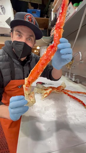 Discovering Delicious Alaskan King Crab: A Seattle Foodie's Guide