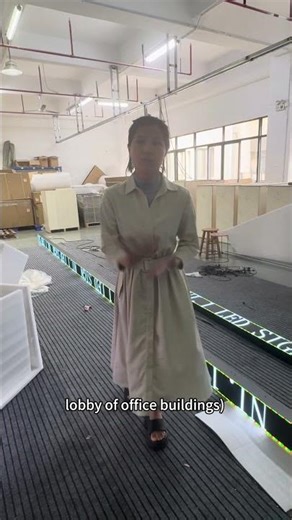 A 20-meter-long LED strip screen, enhancing the high-end feeling of "exclusive customization"