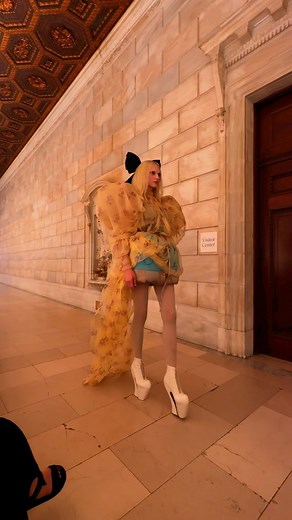 Tonight in New York, @marcjacobs brought fashion magic to the @nypl for the debut of his fall 2026 collection. Titled simply, 'Beauty,' the 19-look lineup remixed grunge staples with outsized balloon silhouettes, girlhood florals, gothic lace, and bows on the back of nearly every look. | W Magazine