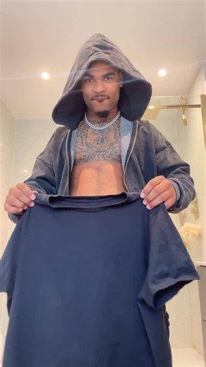 PAP E on Instagram: "Someone’s clapping in the background"