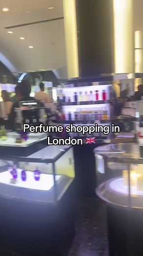 Come perfume shopping with me in London ❤️ London has some of the most incredible stores for fragrance shopping here are my favorite places! 📍Harrod’s - one of the largest luxury department stores with 6 floors 📍Harvey Nichol’s - a smaller department store with a great selection of niche and designer fragrances 📍Selfridge’s - my personal favorite, they had a section for niche and a section for more traditional/designer brands 📍Boot’s Oxford Street - a great place to find designer fragrances
