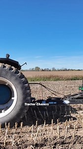Ford 846 ripping ground to remove compaction | Tractor Chasers