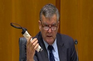 'Pipe bomb' smuggled into parliament by Senator Bill Heffernan