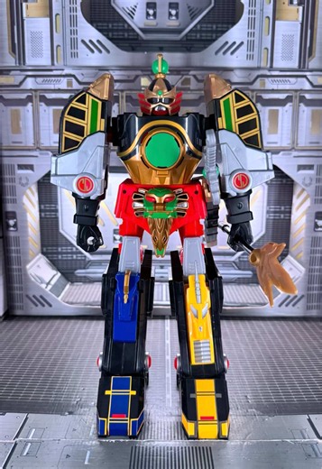 Re-Ignition Ultimate Mega Thunderzord from @playmatestoysinc Full review on my YouTube channel! #mmpr #powerrangers #mightymorphinpowerrangers #megazord #playmatestoys