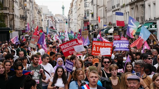 Paris: 3.200 manifestants réunis "contre le gouvernement Macron-Barnier" selon la préfecture de police