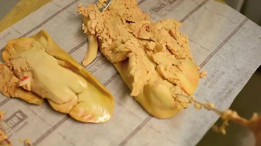 320 reactions · 173 shares | Préparation de la terrine de foie gras astuce n°1/3 : comment dénerver un foie gras ? Vidéo ! | Éric Frechon | Facebook
