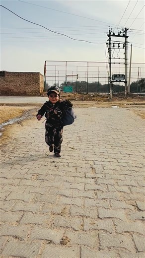 Chinki Minki | Main wapish aaunga 🥰🥰🥰🇮🇳🇮🇳 #chinkiminki002 #trending #viral #babymodel #viralreels #shorts #couple #baby #cute #indianarmy #india... | Instagram