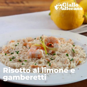 RISOTTO AL LIMONE E GAMBERETTI SAPORE DELICATO e MANTECATURA PERFETTA: segui i nostri consigli ;) ;) ;) RICETTA COMPLETA https://ricette.giallozafferano.it/Risotto-limone-e-gamberetti.html | Giallozafferano