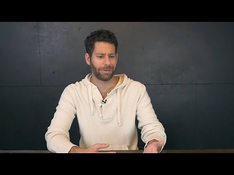 How to Break the Ice and Flirt With a Girl You Don't Know