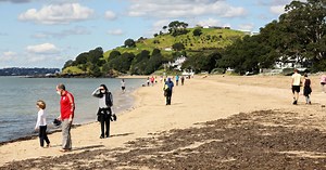 New Zealand records warmest winter ever as scientists blame climate change