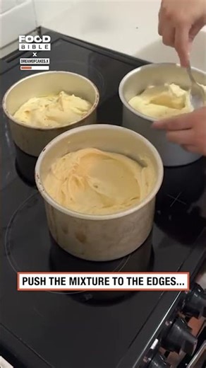 How to get flat cakes every single time 😲 🎥: Instagram / dreamofcakes.x