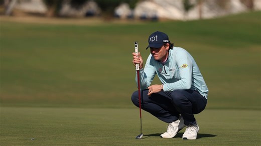 Schenk dives into one-handed putting style