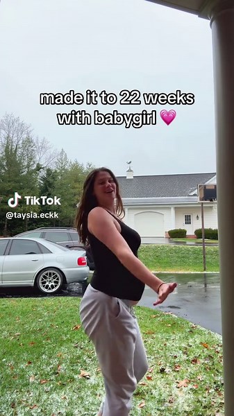 ALREADY 😭🥹🥰 #22weekspregnant #preggo #momtok #bellybump