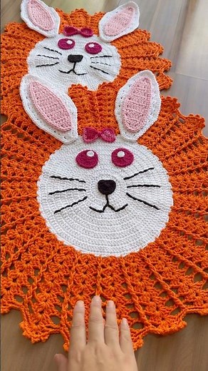 Clica no texto acima ⬆️ tapete coelhinho em crochê Páscoa #crochet