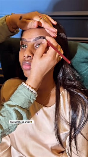 Hawa Makeup Artist - Vlog & Tutorials