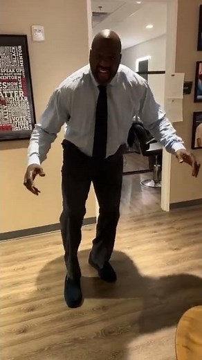 Shaq Joins The One Leg Dance Challenge 😂🕺🏾